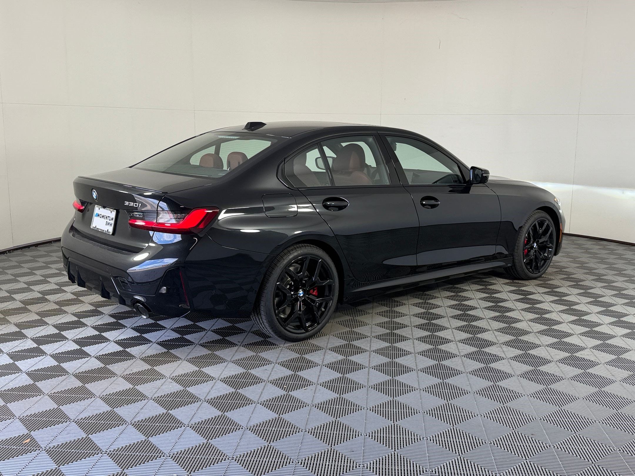 Used 2026 BMW 330i Sedan w/ M Sport Package RWD image 9