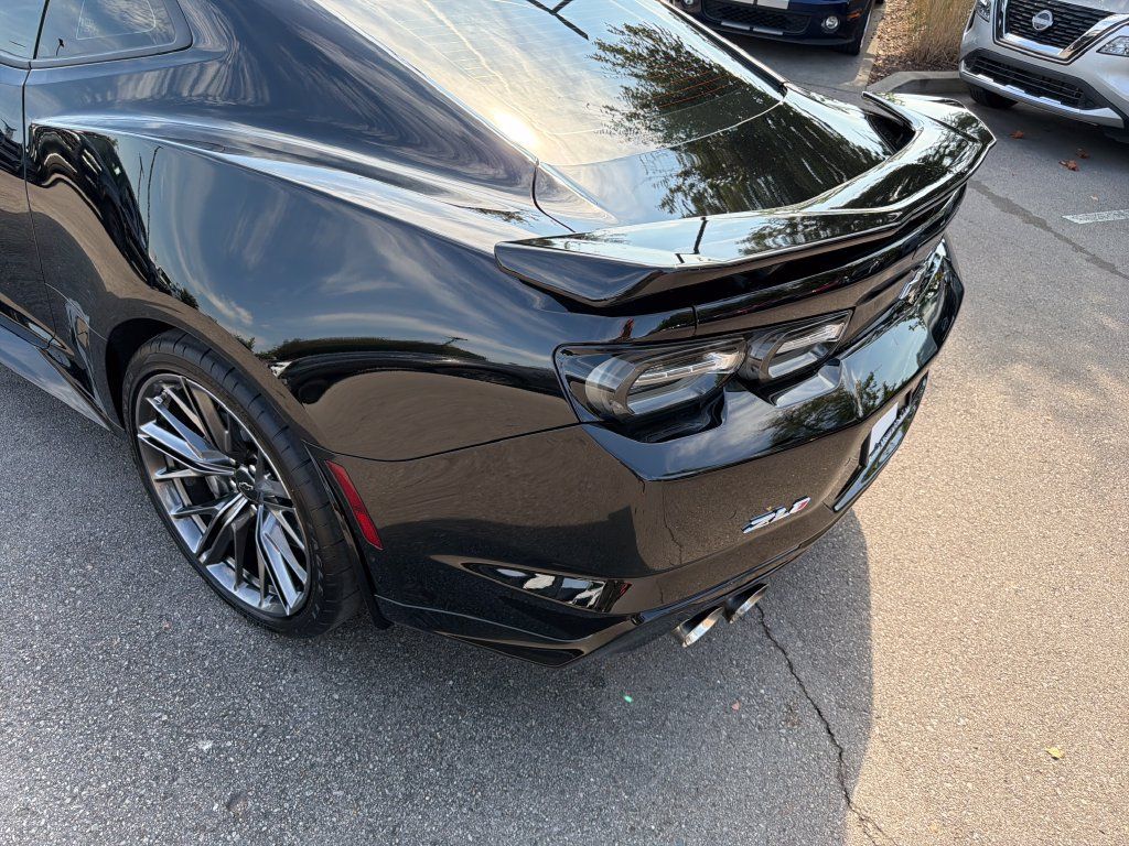 Used 2022 Chevrolet Camaro ZL1 RWD image 39