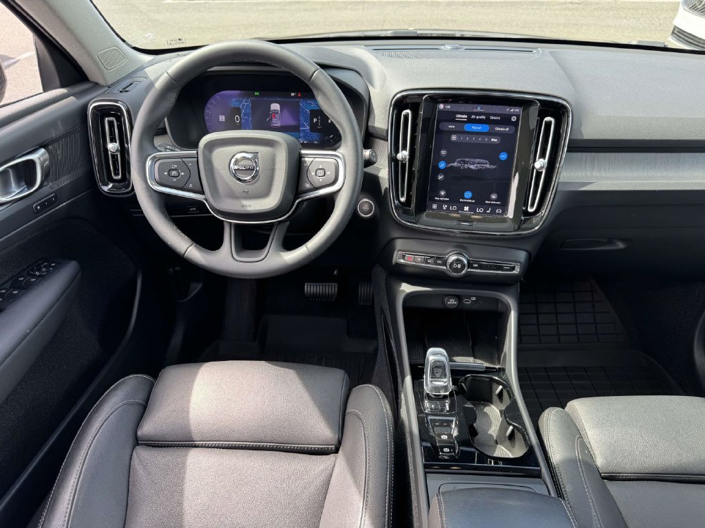 Certified 2024 Volvo XC40 B5 Plus w/ Protection Package Premier AWD/4WD image 11