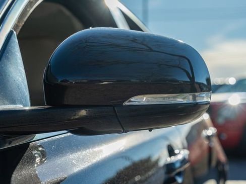 Used 2016 Jaguar XF Premium image 10