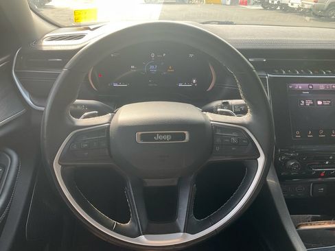 Used 2022 Jeep Grand Cherokee L Limited w/ Black Appearance Package RWD image 23