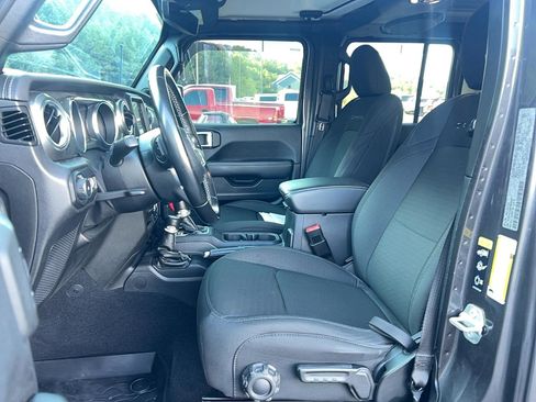 Used 2021 Jeep Wrangler Unlimited Sahara image 12