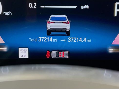 Used 2023 BMW X1 xDrive28i image 8