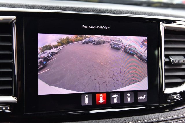 Used 2023 Chrysler Pacifica Touring-L w/ S Appearance Package FWD image 14
