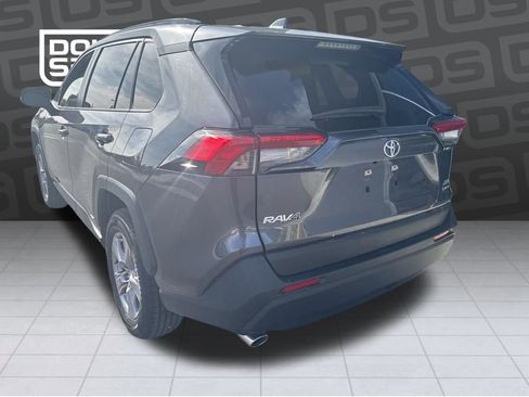 Used 2025 Toyota RAV4 XLE AWD/4WD image 4