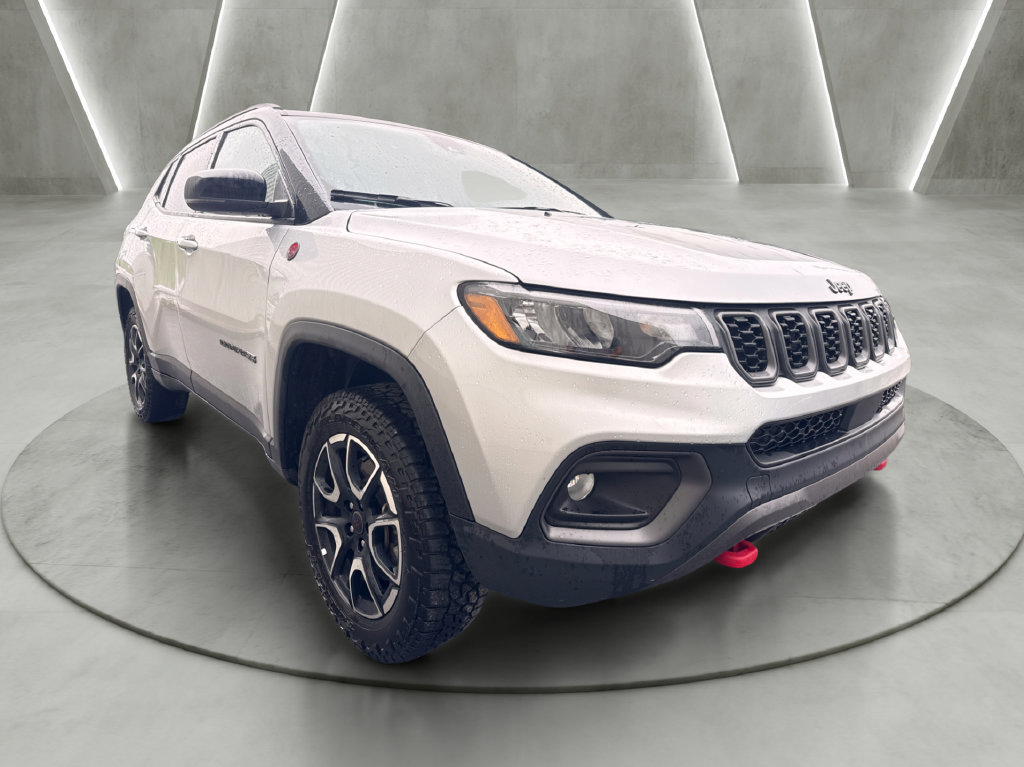 Used 2025 Jeep Compass Trailhawk AWD/4WD image 1