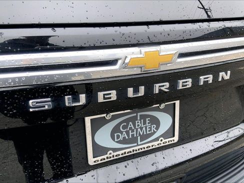 Used 2021 Chevrolet Suburban High Country image 31