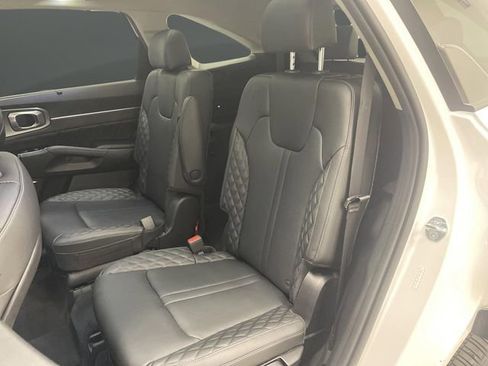 Used 2023 Kia Sorento SX image 31