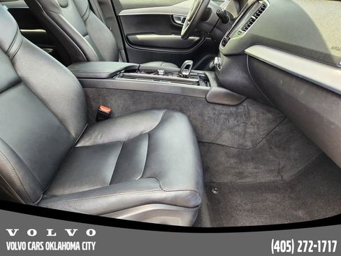 Certified 2025 Volvo XC90 B5 Core image 13