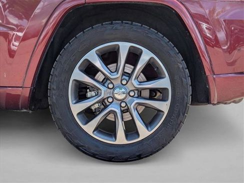 Used 2017 Jeep Grand Cherokee Overland w/ Jeep Active Safety Group AWD/4WD image 9