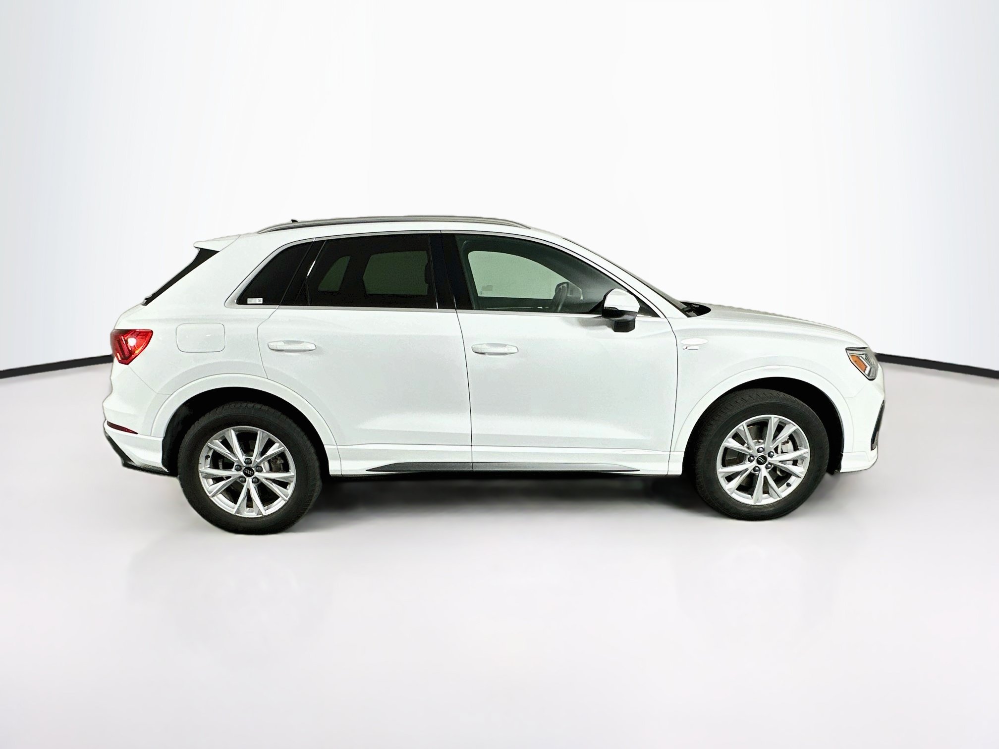 Used 2025 Audi Q3 2.0T Premium AWD/4WD image 10