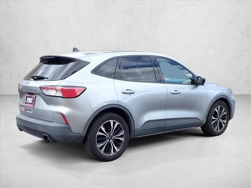 Used 2022 Ford Escape SE w/ SE Sport Appearance Package FWD image 3