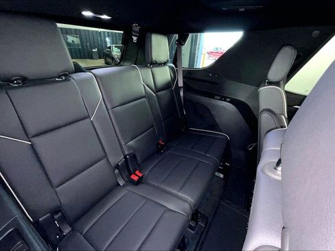 Used 2025 Cadillac Escalade Sport w/ Touring Package image 39