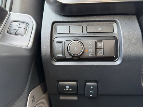 Used 2023 Ford F350 Lariat w/ FX4 Off-Road Package image 28