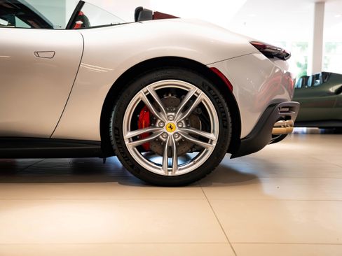Used 2024 Ferrari Roma Spider image 49