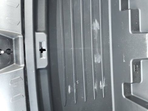 Used 2021 Chevrolet Traverse LS image 16