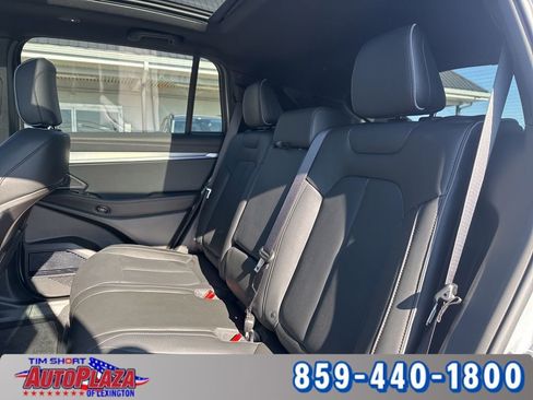 Used 2025 Jeep Wagoneer S Limited w/ Comfort Package image 32