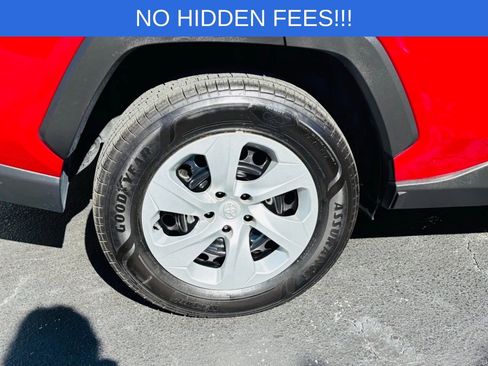 Used 2019 Toyota RAV4 LE image 16