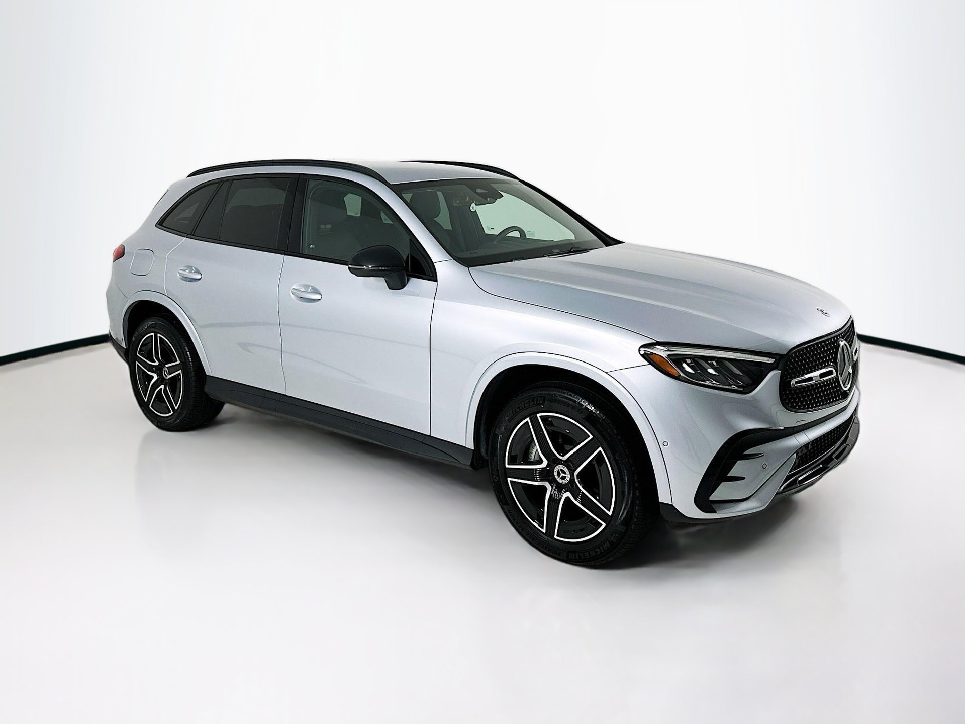 Used 2025 Mercedes-Benz GLC 300 4MATIC image 1