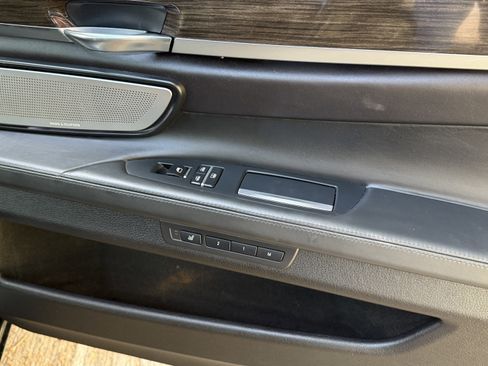 Used 2014 BMW 750Li image 31