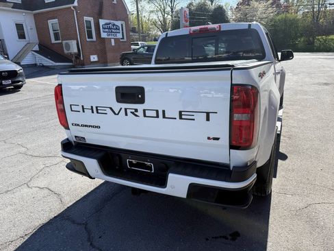 Used 2022 Chevrolet Colorado LT w/ Luxury Package AWD/4WD image 6