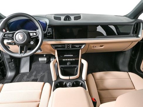New 2025 Porsche Cayenne S image 24