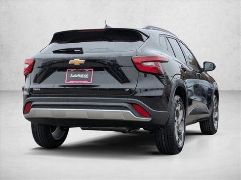 New 2026 Chevrolet Trax LT w/ Sunroof Package image 5