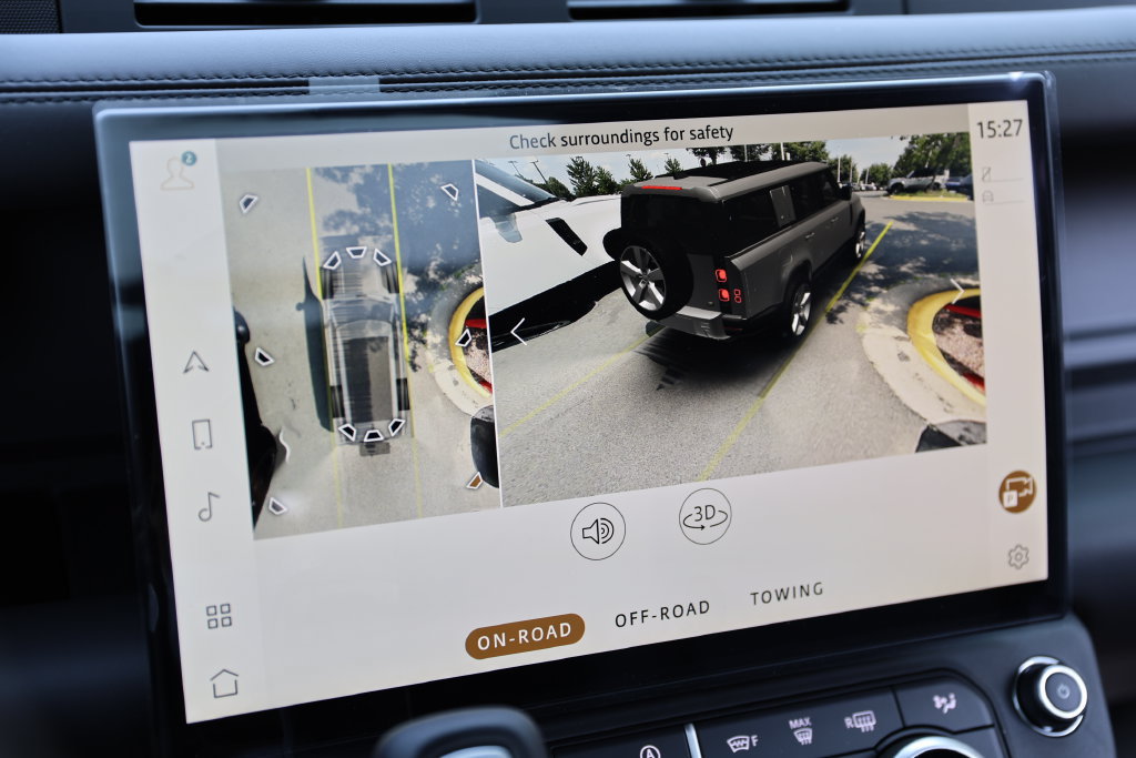 New 2026 Land Rover Defender 130 X-Dynamic SE AWD/4WD image 16