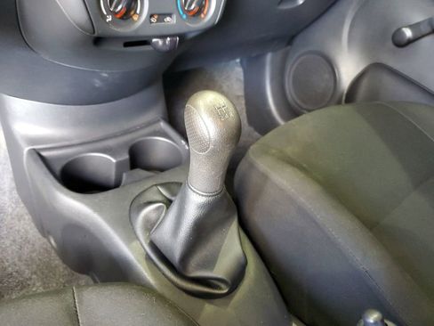 Used 2015 Nissan Versa S image 26