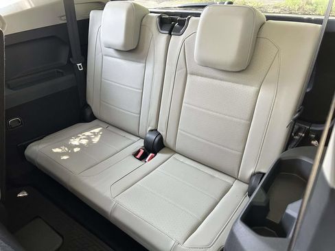 Used 2021 Volkswagen Tiguan SE FWD image 10