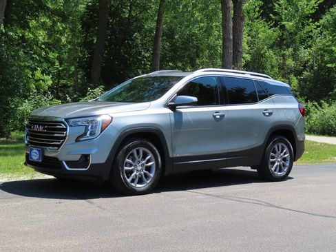 Used 2024 GMC Terrain SLT w/ Infotainment Package II AWD/4WD image 24