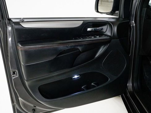 Used 2017 Dodge Grand Caravan GT image 7