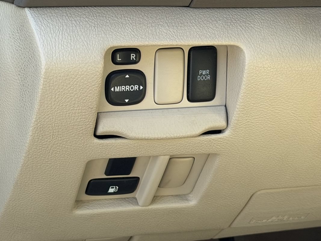 Used 2004 Lexus RX 330 AWD w/ Premium Plus Pkg image 20