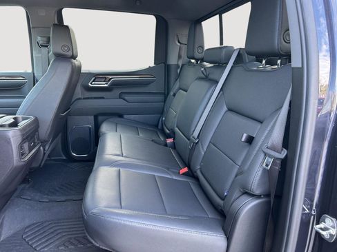 Used 2024 Chevrolet Silverado 1500 LT Trail Boss w/ Convenience Package II image 21