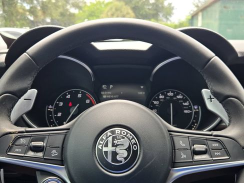Used 2018 Alfa Romeo Stelvio Sport w/ Quick Order Package 22J Sport AWD/4WD image 21