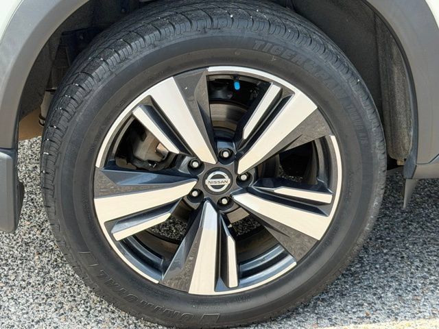 Used 2021 Nissan Rogue Platinum FWD image 10