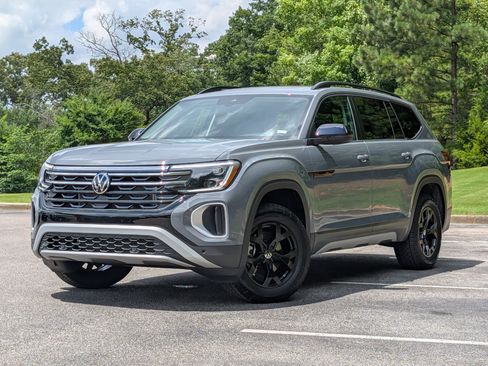Used 2026 Volkswagen Atlas Peak Edition AWD/4WD image 5