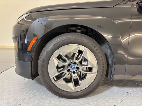Used 2023 BMW iX xDrive50 image 11