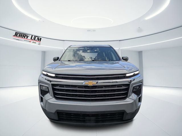 Used 2025 Chevrolet Traverse LT FWD image 8