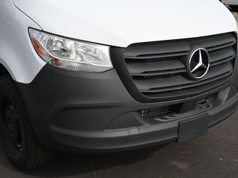 Used 2025 Mercedes-Benz Sprinter 2500 image 32