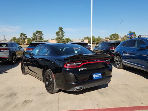 Used 2022 Dodge Charger SXT w/ Leather Interior Group image 5