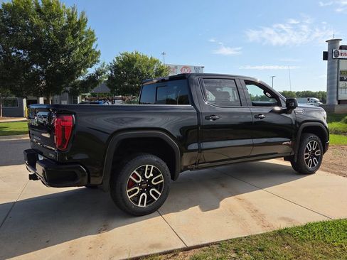 Used 2021 GMC Sierra 1500 AT4 w/ AT4 Premium Package AWD/4WD image 11