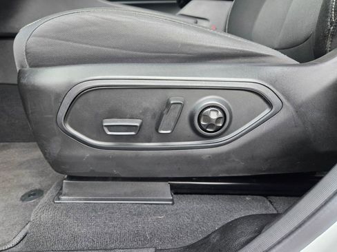 Used 2024 Jeep Grand Cherokee Laredo w/ Luxury Tech Group I AWD/4WD image 15
