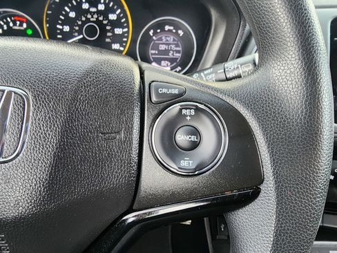 Used 2018 Honda HR-V LX image 39
