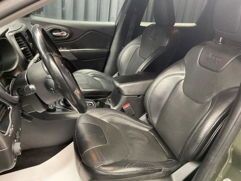 Used 2020 Jeep Cherokee Limited image 13