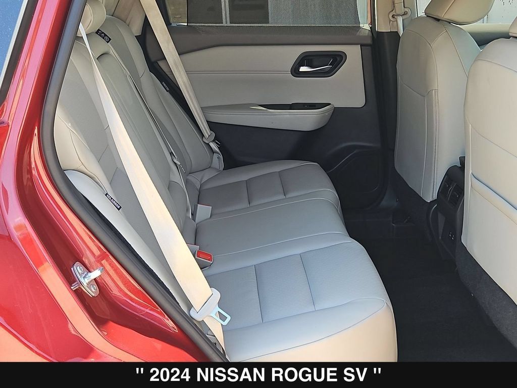 Used 2024 Nissan Rogue SV w/ SV Premium Package FWD image 27