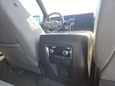 New 2026 GMC Yukon XL Elevation image 27