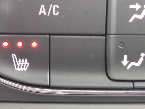 Used 2023 Chevrolet TrailBlazer RS FWD image 18