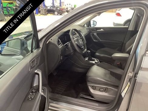 Used 2020 Volkswagen Tiguan SEL AWD/4WD image 11