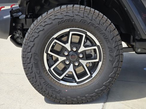 New 2025 Jeep Gladiator Rubicon w/ Convenience Group image 11